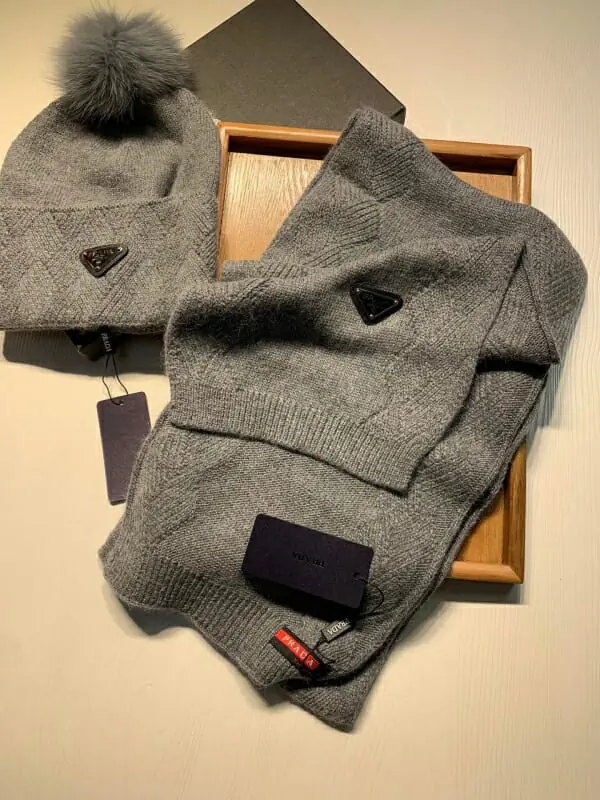 prada hat and echapres set s_126a0b63